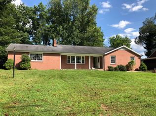 3 Willowbrook Dr, Parkersburg, WV 26104