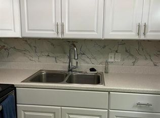 196 Chatham E #J, West Palm Beach, FL 33417