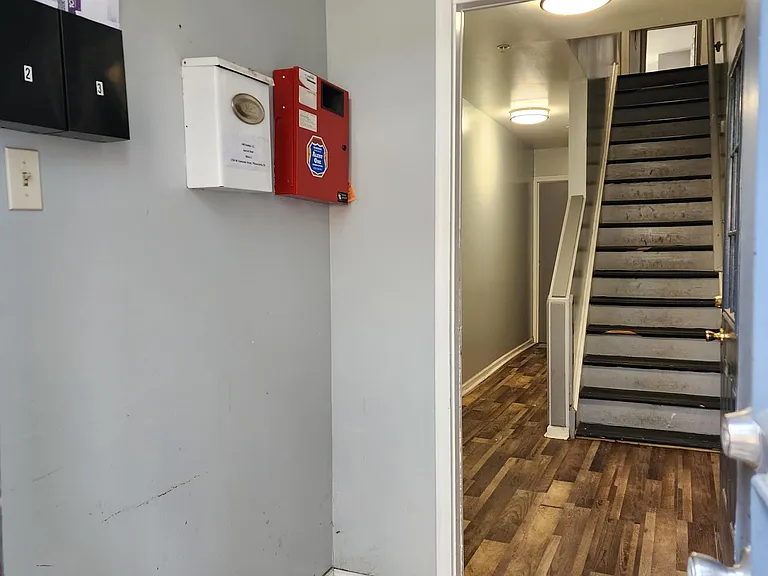 1704 W Diamond St #3F — Photo 3