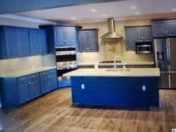 2nd image of 3845 Alameda Dr