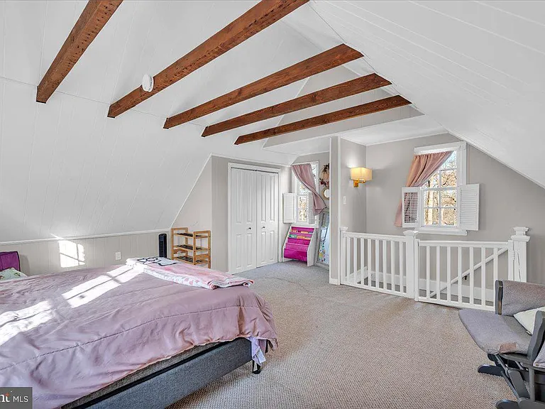 406 Kings Hwy E — Photo 17
