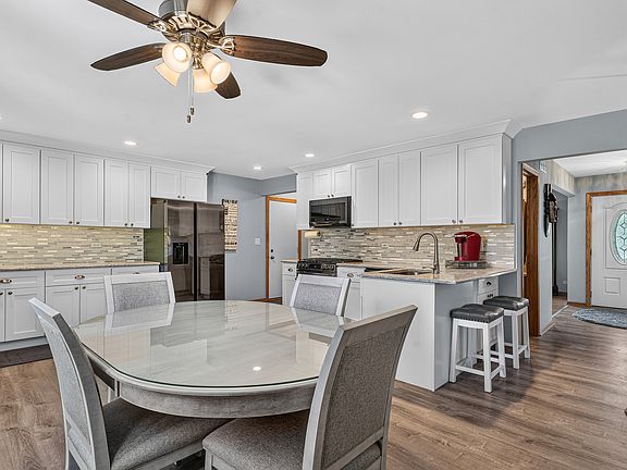 3rd image of 15301 S Rosarie Dr