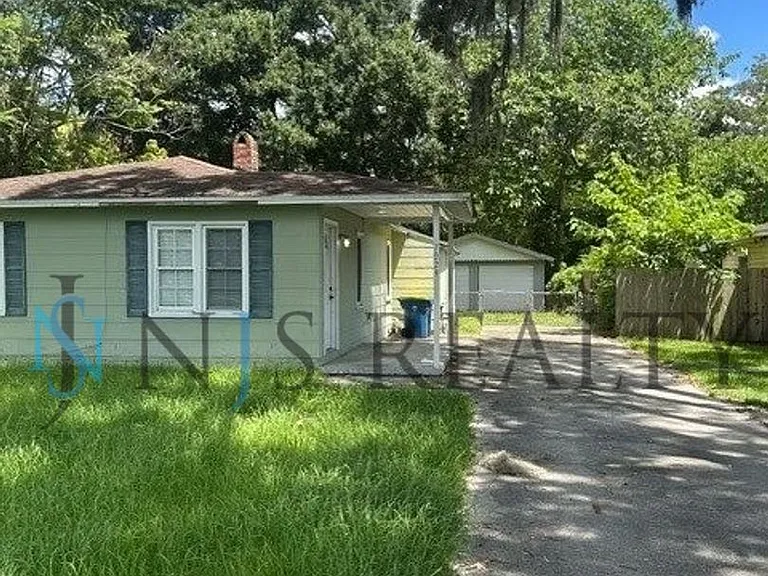7029 Berry Ave — Photo 1