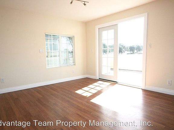 4th image of 832 1/2 W Mission Bay Dr