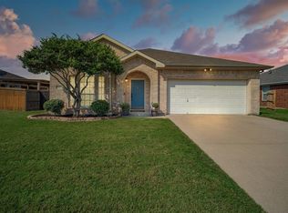 1413 Embercrest Dr, Midlothian, TX 76065
