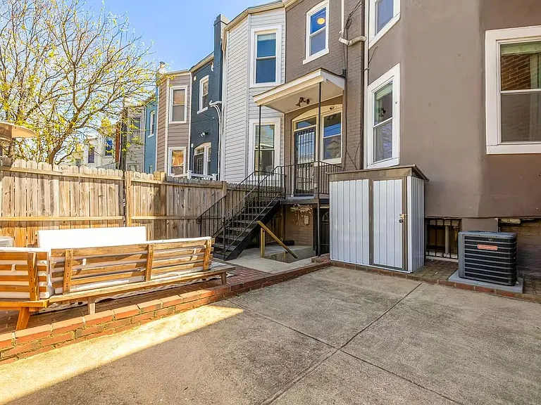 637 Keefer Pl NW — Photo 6