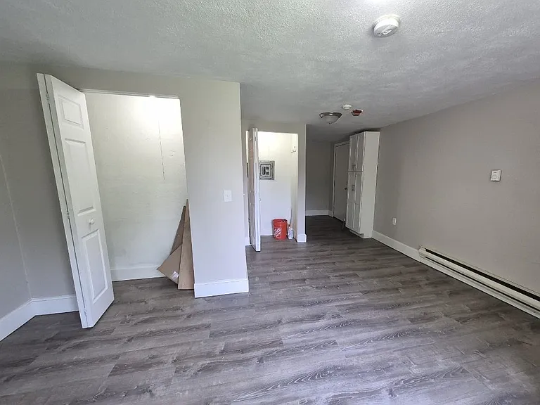 31 New London Ave #2 — Photo 4