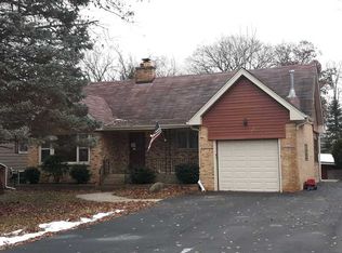 17871 W Blackhawk Dr, Grayslake, IL 60030