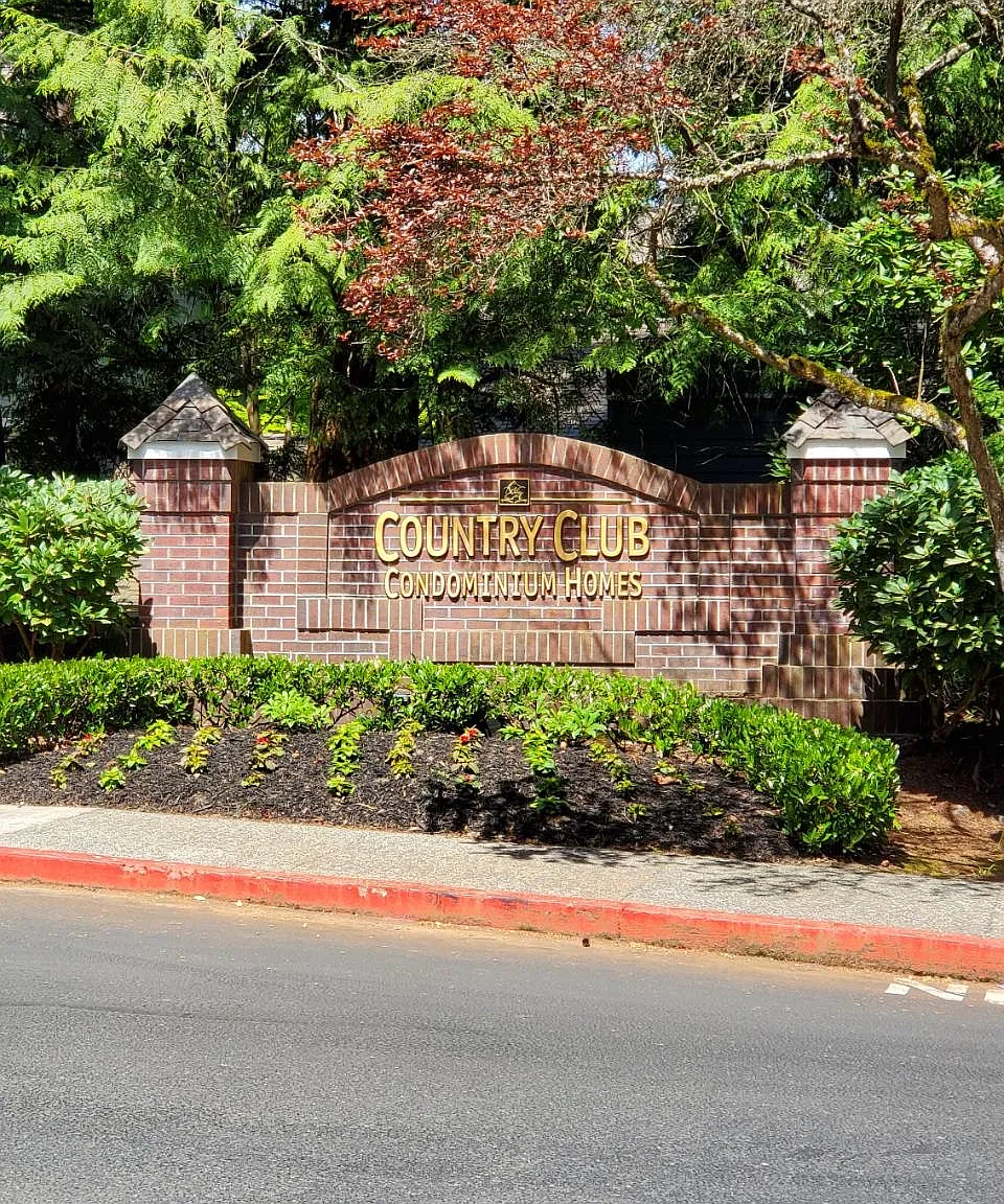15433 Country Club Dr — Photo 1