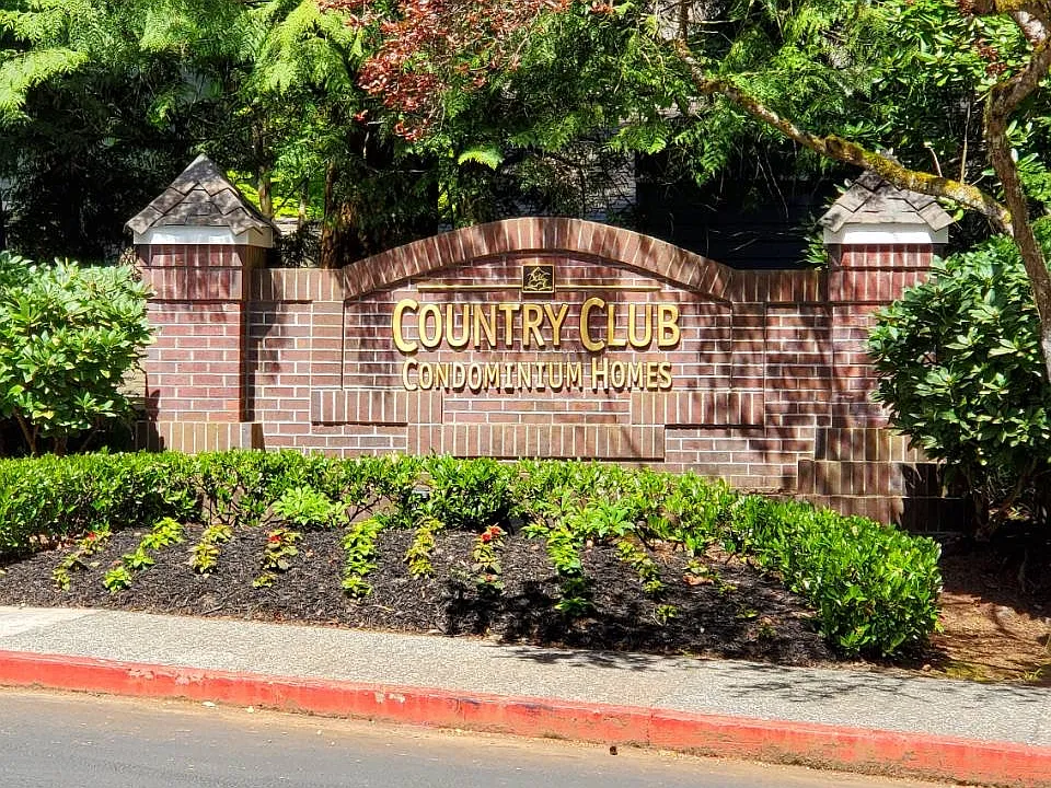 15433 Country Club Dr