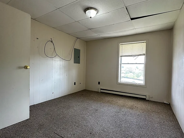 613 Louise Ave — Photo 6
