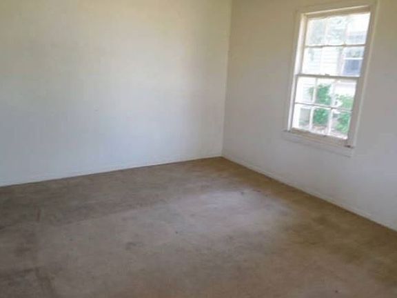 3rd image of 2506 E Illinois Ave