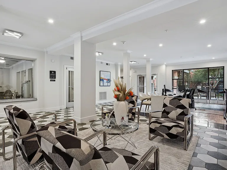Carrara at Cole — Photo 33