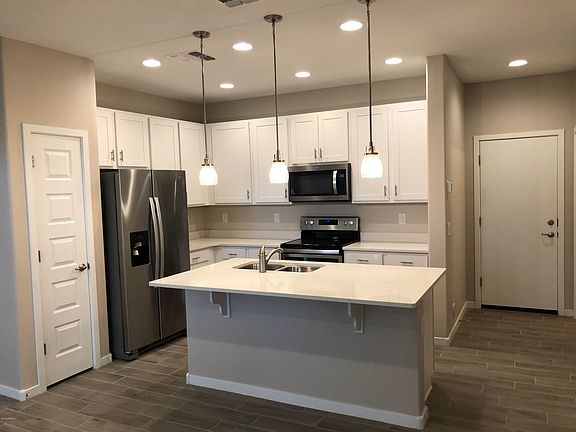 4th image of 571 W Westchester Ave #18