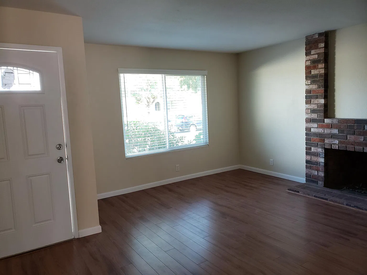 910 La Cruz Ln — Photo 4