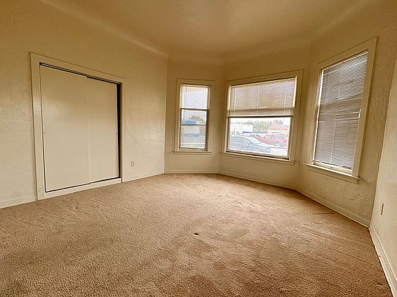 2nd image of 6 Orange Dr APT 1