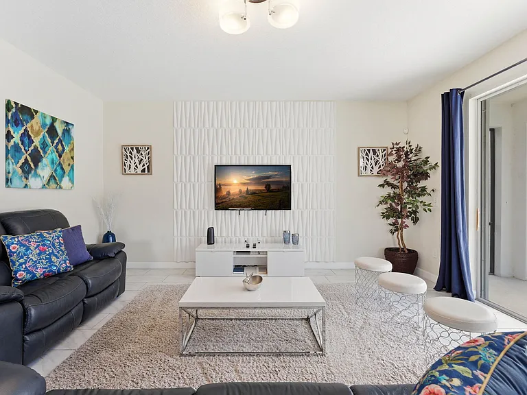 Kings Castle Cir — Photo 12