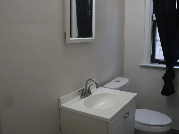 3010 Fullerton St, Detroit, MI 48238