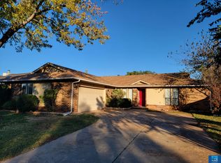 216 Bluegrass Ln, Edmond, OK 73003