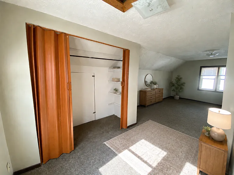 927 Davies Ave — Photo 13