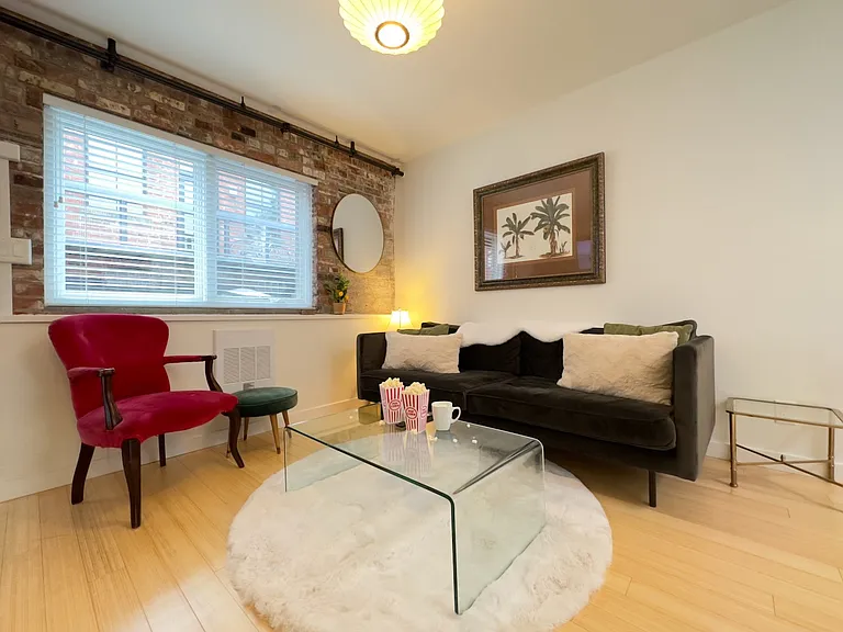 535 Fisgard St #203 — Photo 2
