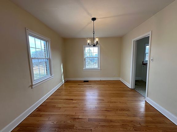 3rd image of 3410 Campbell Ave