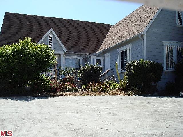 1st image of 205 N Alexandria Ave