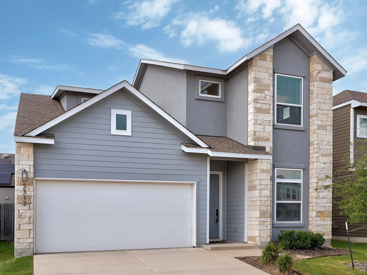 3 bed, 3.0 bath, 1717 sqft, $2,300 — Photo 3