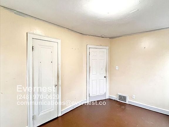 4th image of 15395 Ardmore St #1