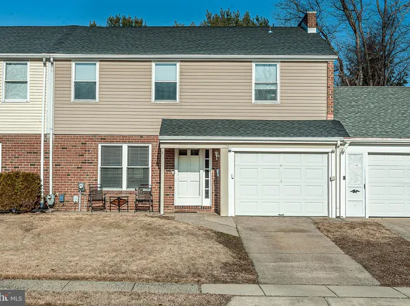 100 Brookdale Pl, Clementon, NJ 08021