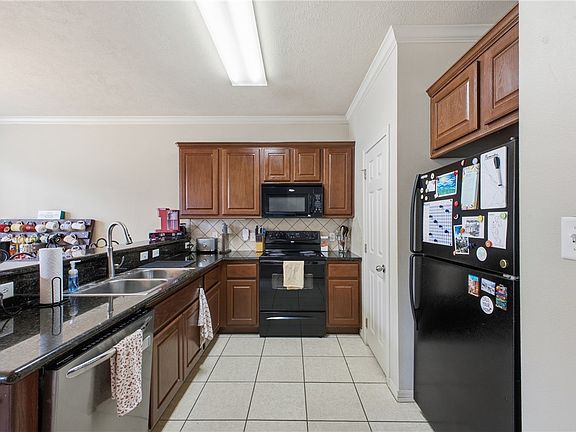 5th image of 164 Forest Dr