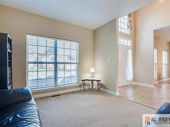4th image of 6 Aster Way