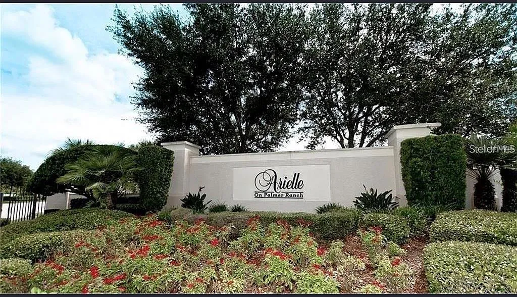 3 bed, 2.0 bath, 2045 sqft, $2,350 — Photo 1