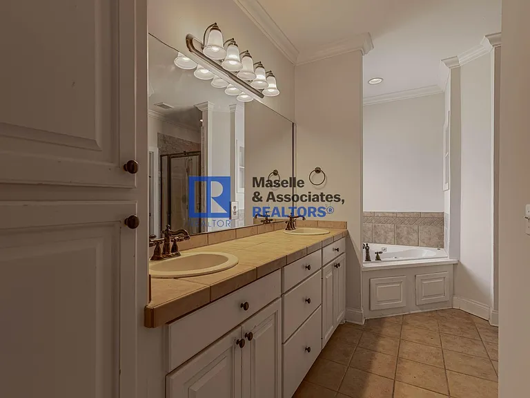 153 Hartfield Dr — Photo 24