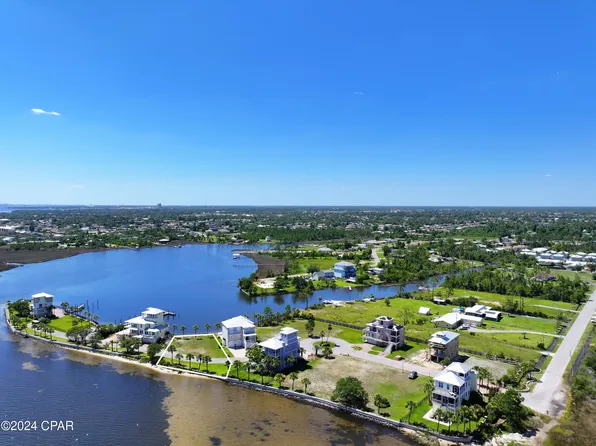 6709 Yacht Club Dr, Panama City, FL 32404