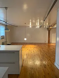 Rented by R New York