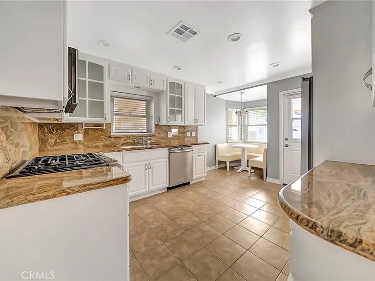 22907 Leonora Dr — Photo 11