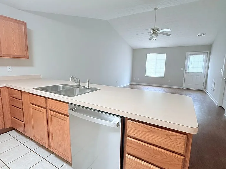 4003 Hidden Hollow Dr — Photo 4