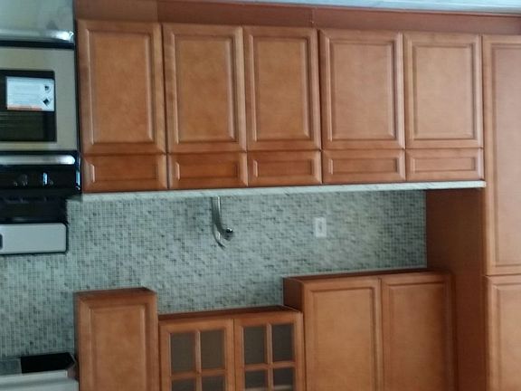 4th image of 1027 E 216th St