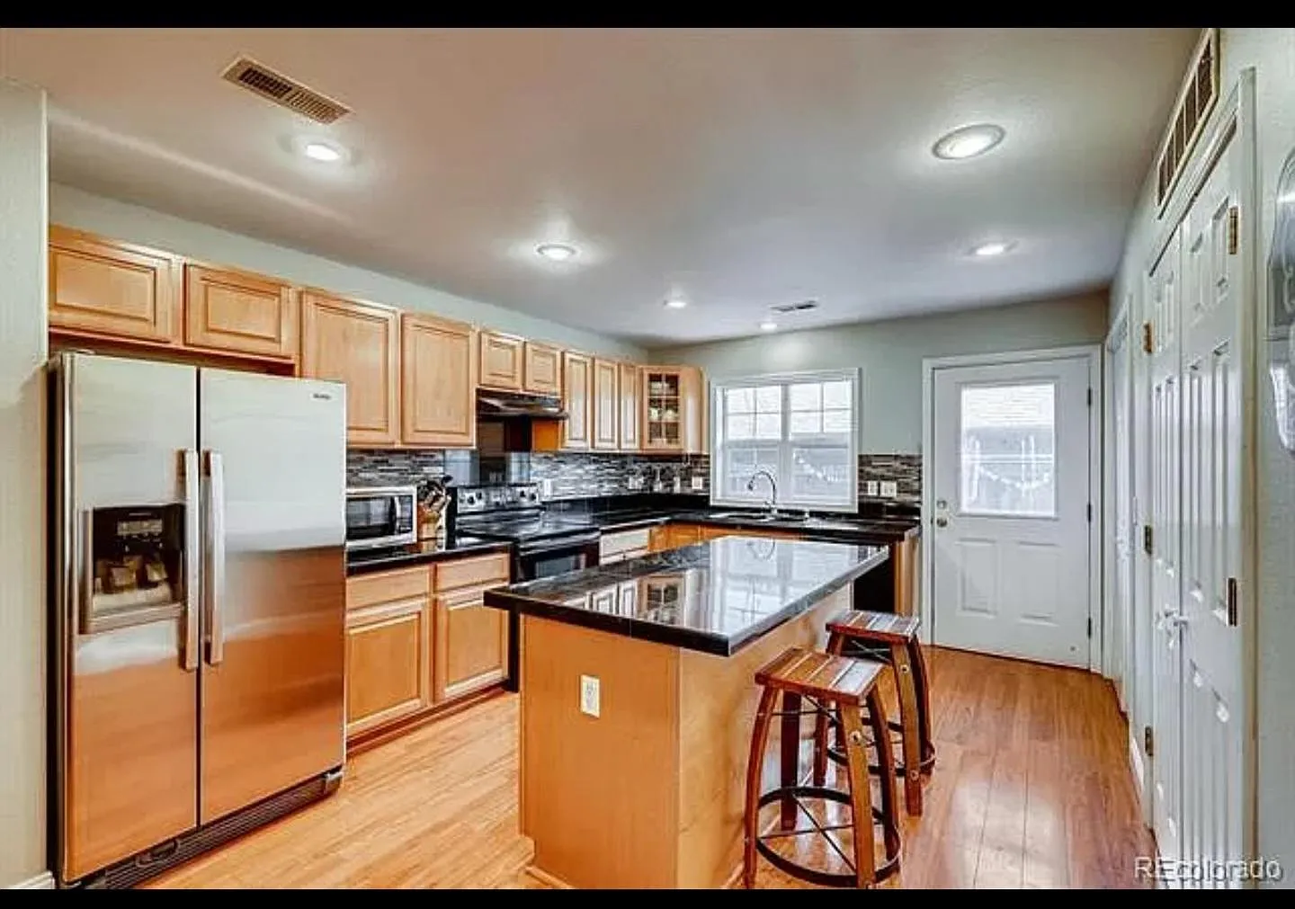 8847 Lowell Way — Photo 4
