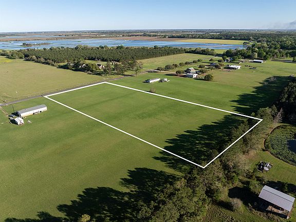 3rd image of Bebee Rd