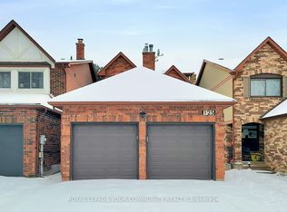 125 N Meadow Cres, Vaughan, ON L4J 3C4