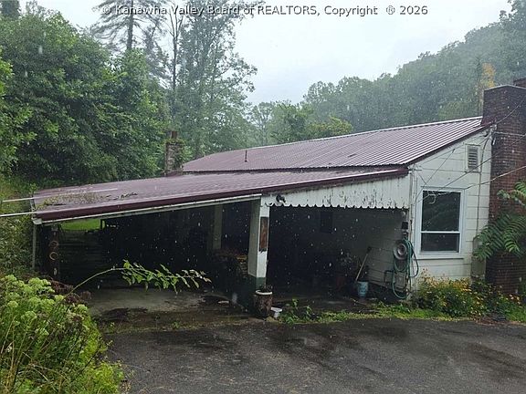 3rd image of 456 Clell Woodrum Ln