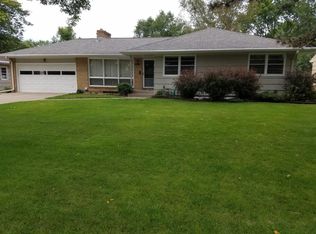 1411 Skillman Ave W, Roseville, MN 55113