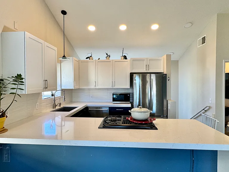 4578 Narragansett Ave — Photo 18