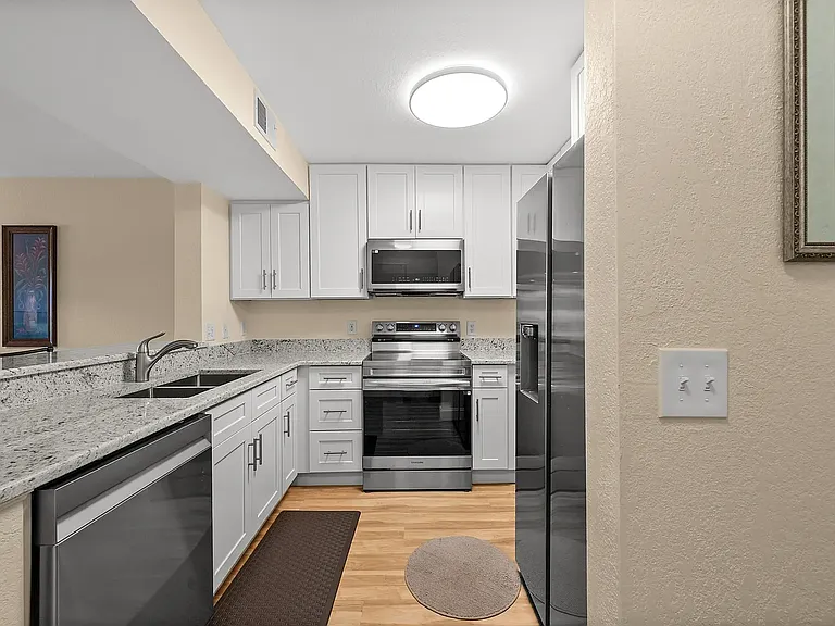 812 Key Royal Cir #8264 — Photo 4