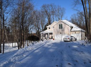 820 Terrace Dr, Williston, VT 05495