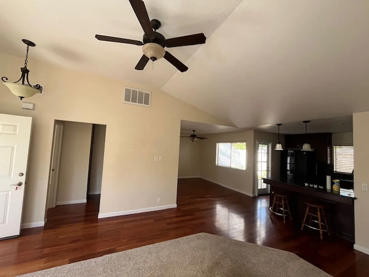 Building Photo - 856 Alyssum Ct