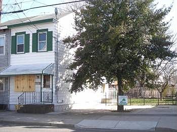 1st image of 237 Woodland St