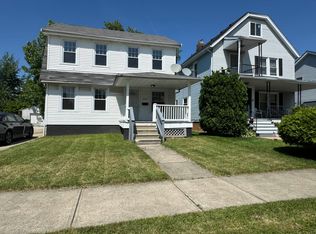 1527 E 204th St, Euclid, OH 44117